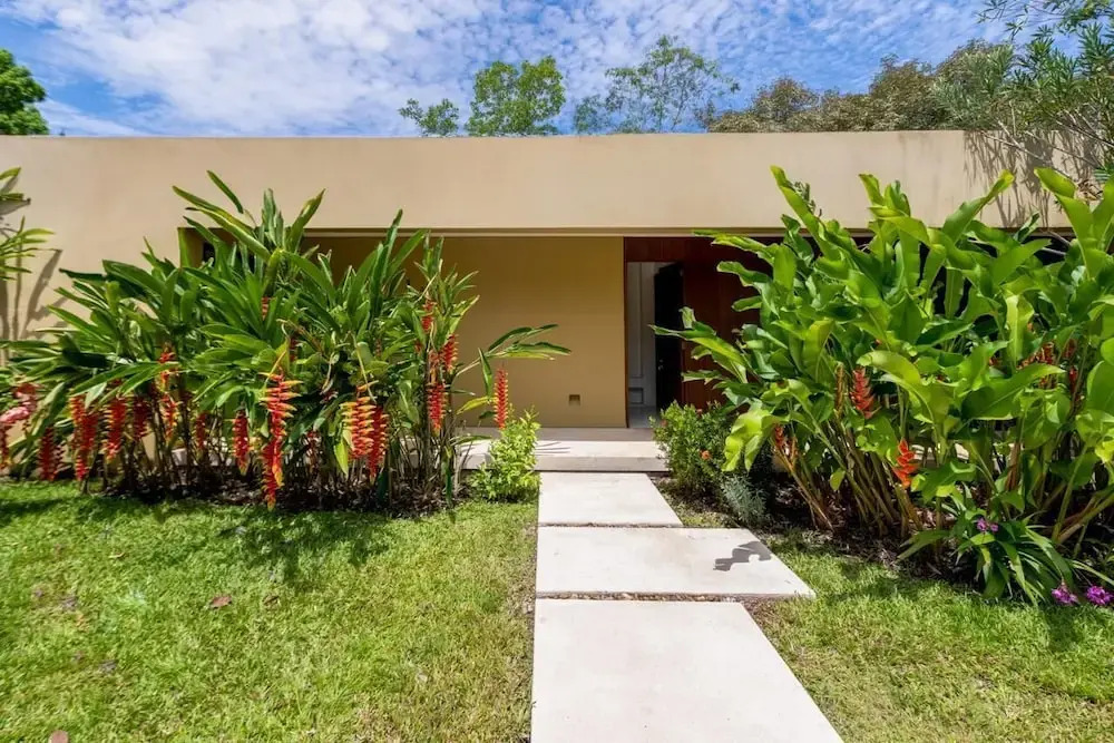 Yeguas U47 by Wynwood House