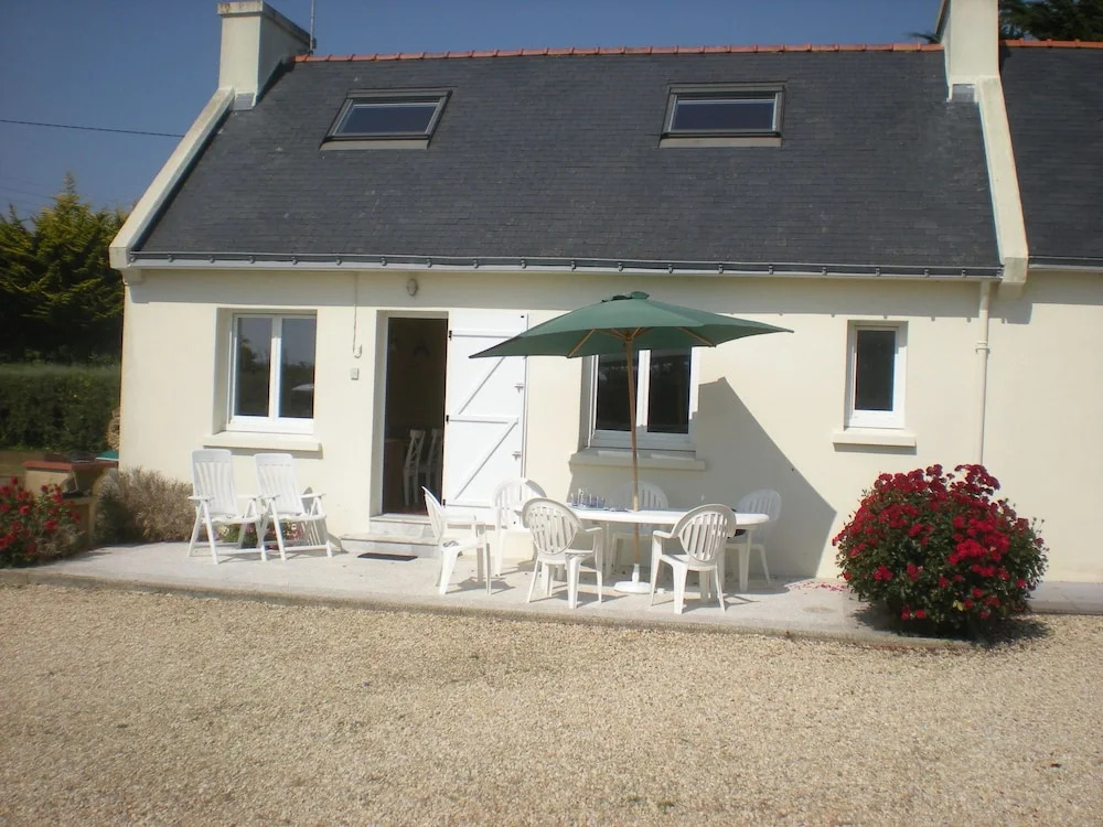 Cozy Holiday Home in Penmarch with Private Swimming Pool