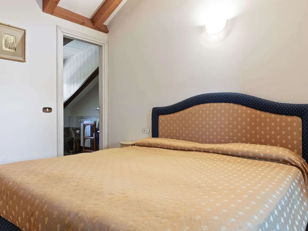 Residence Located on the Shores of Lake Maggiore