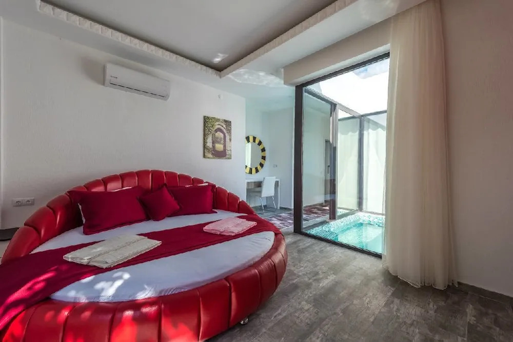 Villa Romantik Balayi 2 by Akdenizvilla