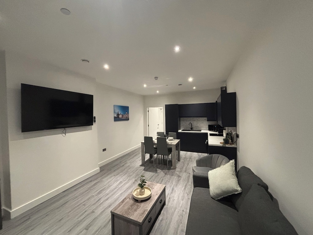 Cumberland Street Apartments by Happy Days