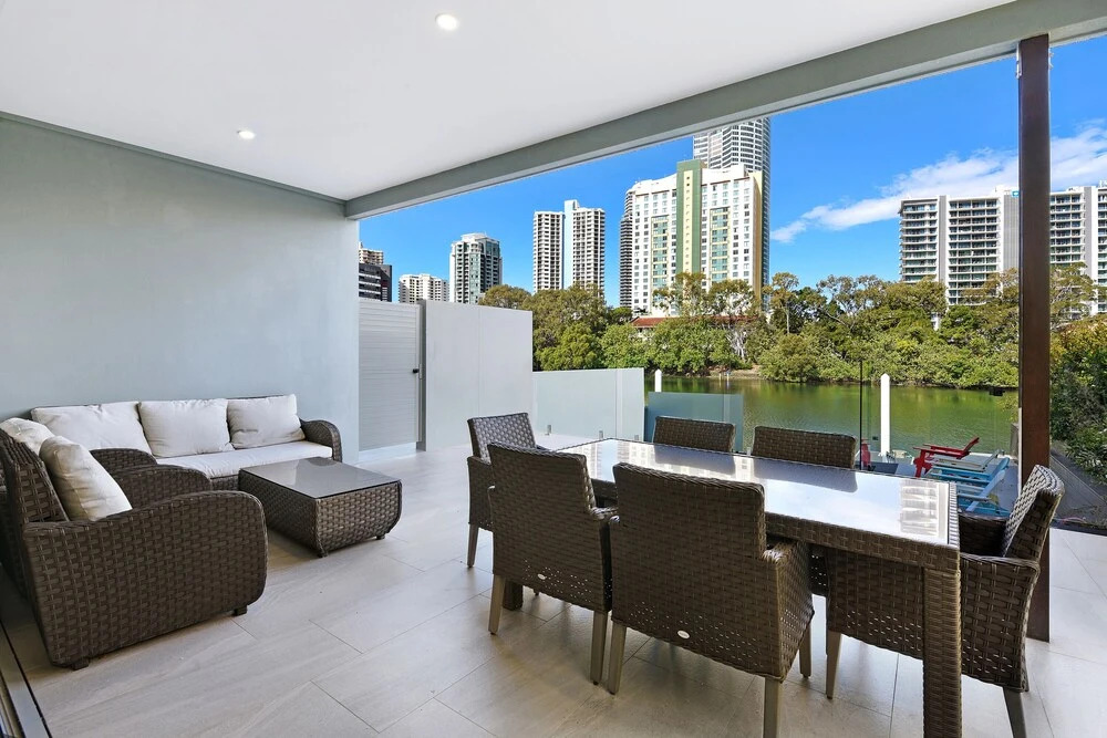 Gold Coast Private Villas - Waterfront Villas