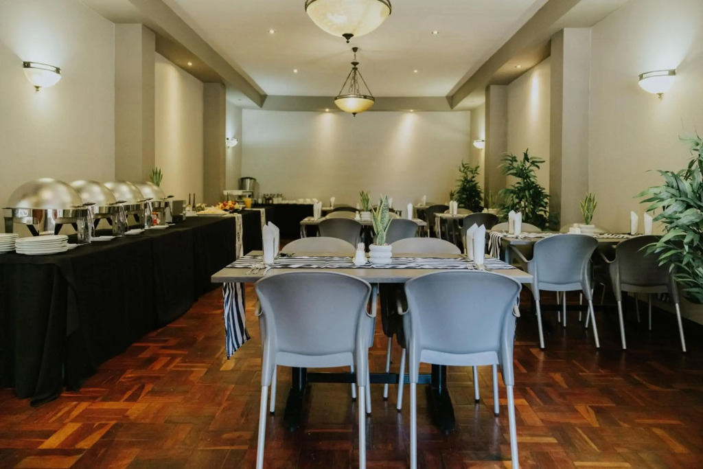 Le Grand Chateau Hotel
