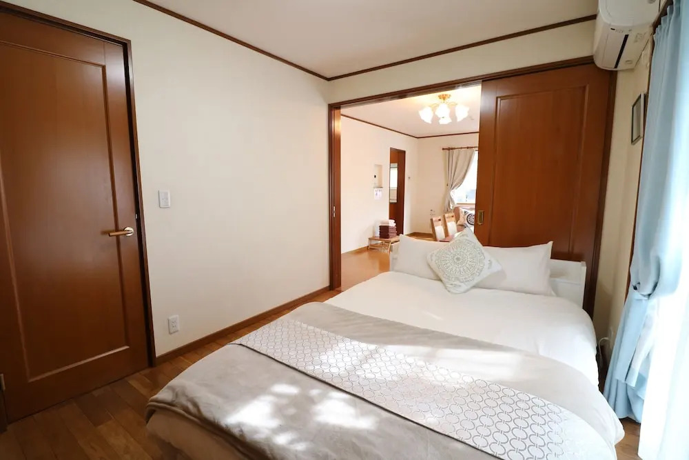 Sophia Court room101.102