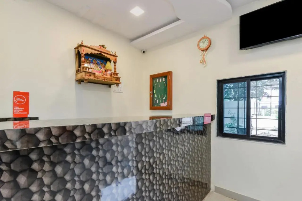OYO 24756 Devi Residency