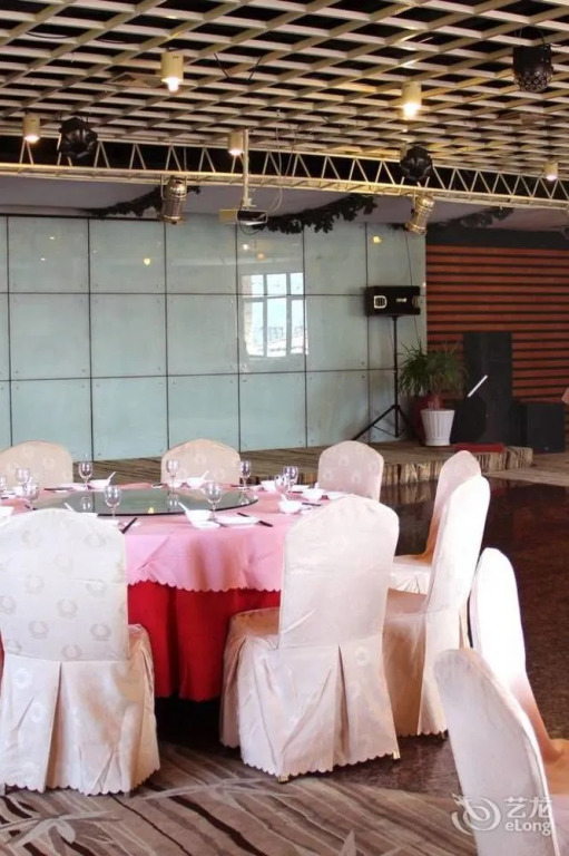 Guian Hot Spring Conference Center Hotel