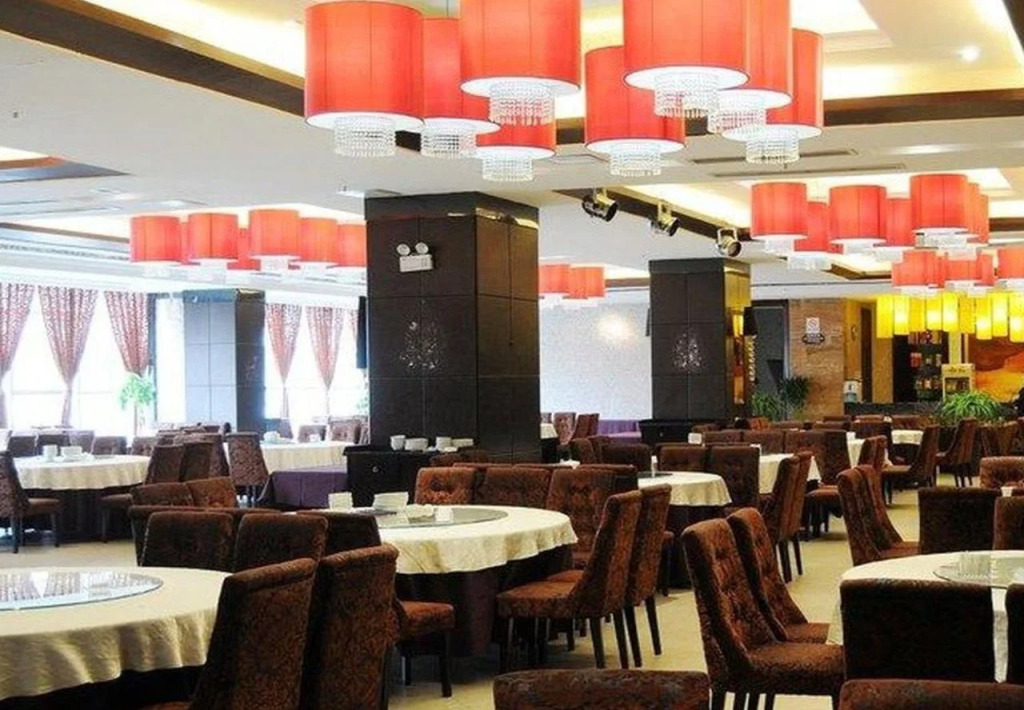 Rayne Holiday Hotel