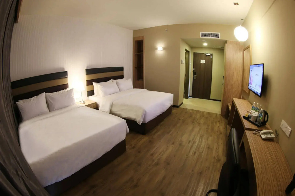 SEM9 Senai "Formerly Known As Perth Hotel"