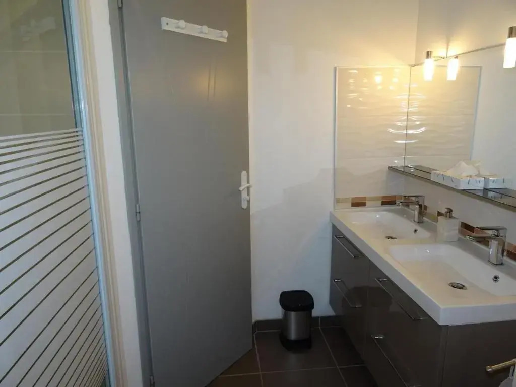 Maison rénovée avec jardin privatif, proche des Sables dOlonne, parking et Wifi inclus - FR-1-426-226
