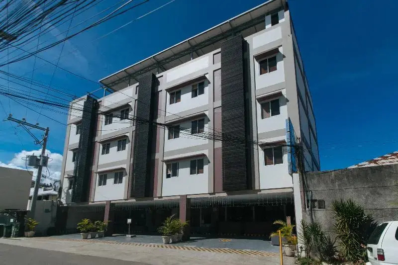 RedDoorz @ Leoncia Apartelle Mandaue City
