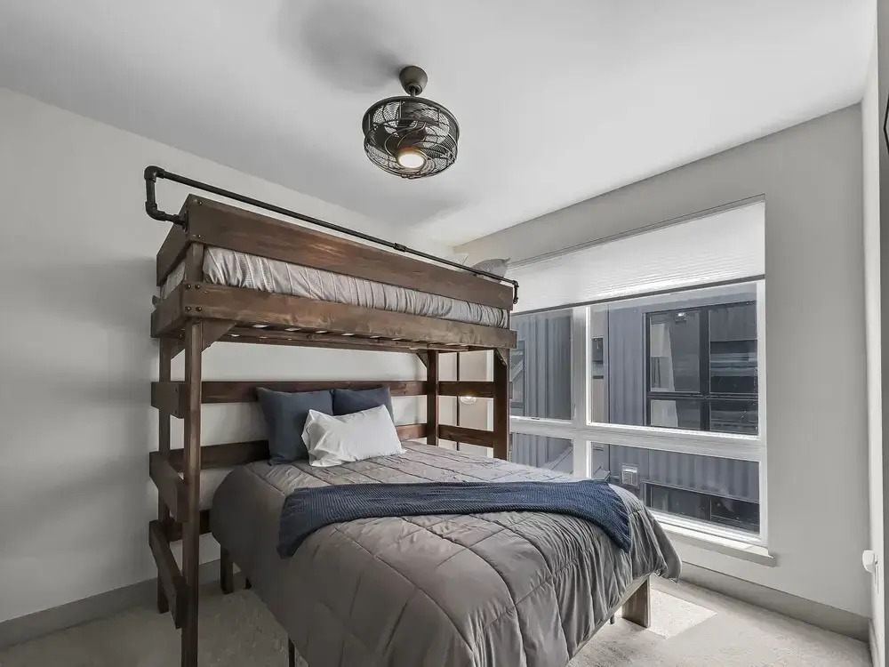 58b 2br 3ba 2 Bedroom Townhouse by RedAwning