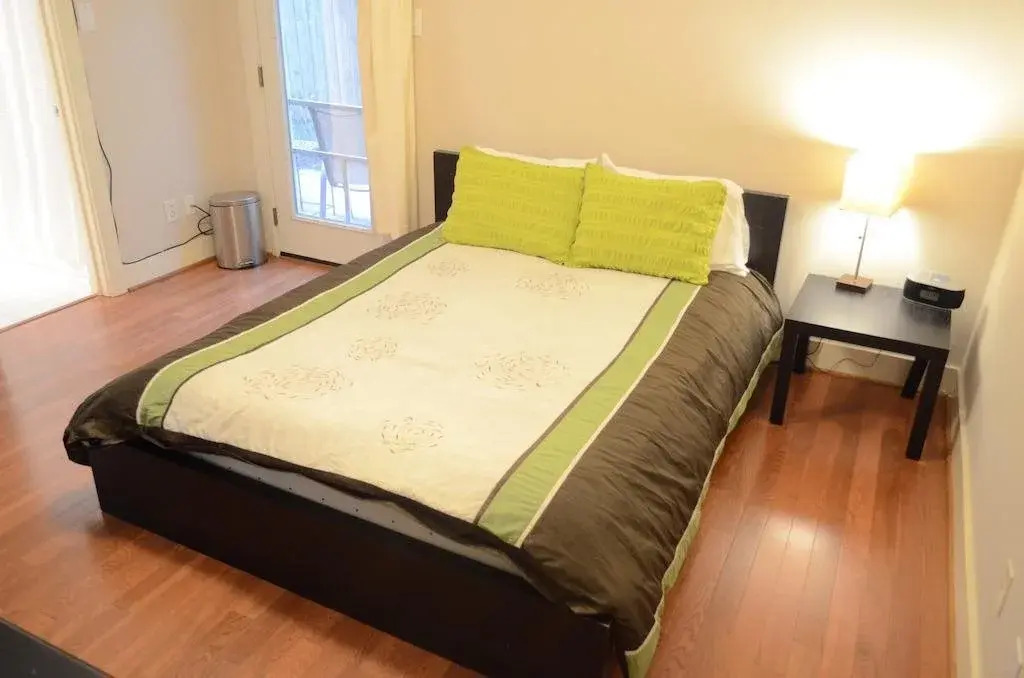 Modern B & B