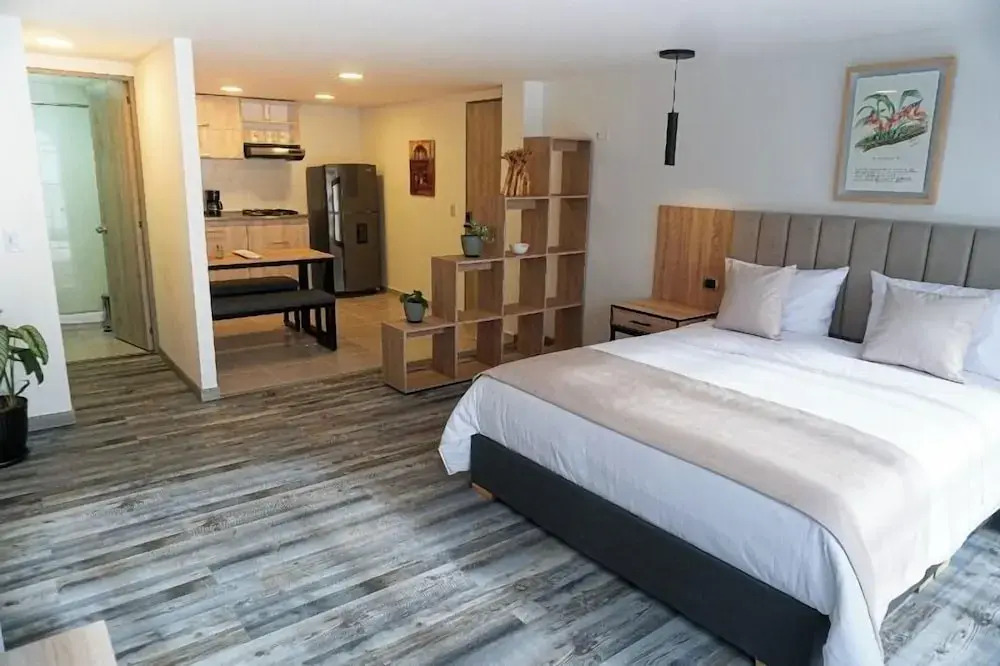 Hotel 86 Suites