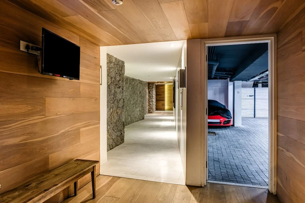 Luxurious Camps Bay Retreat w Sea Views Rock Residence