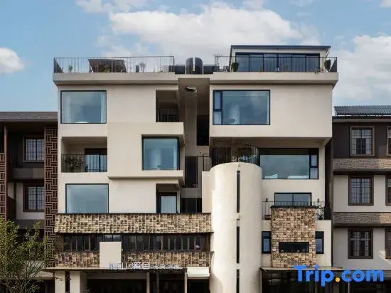 Yizhang Zhenshan Xigu Homestay