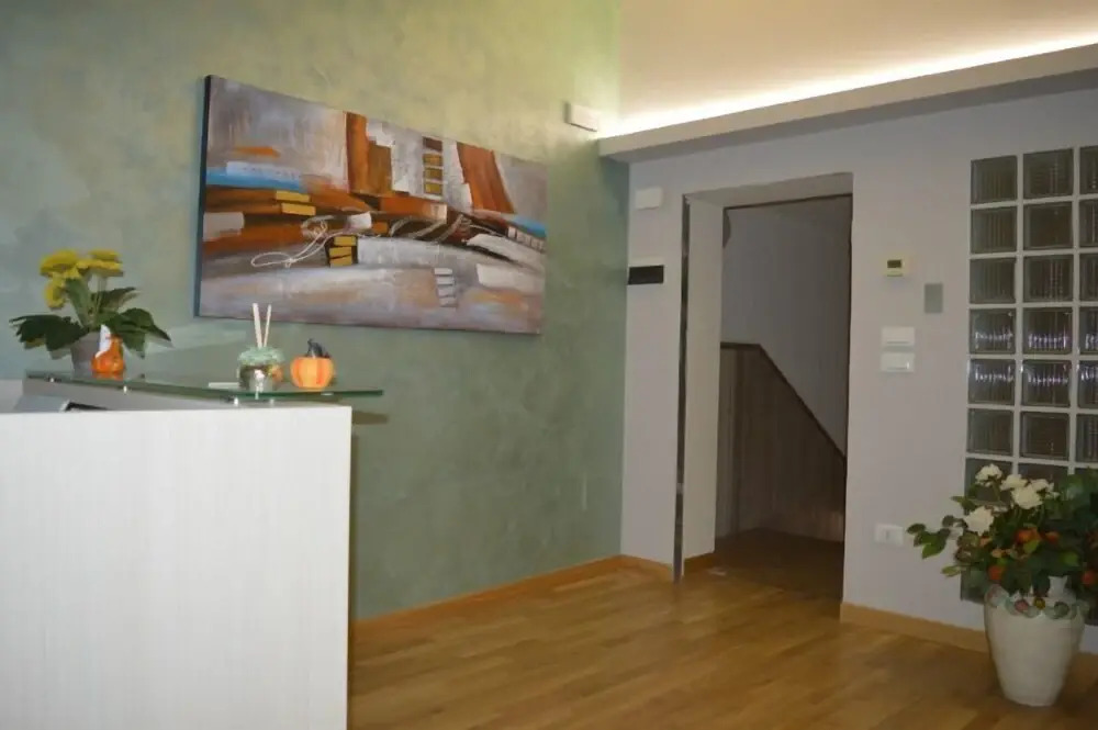 B&B Jolie center