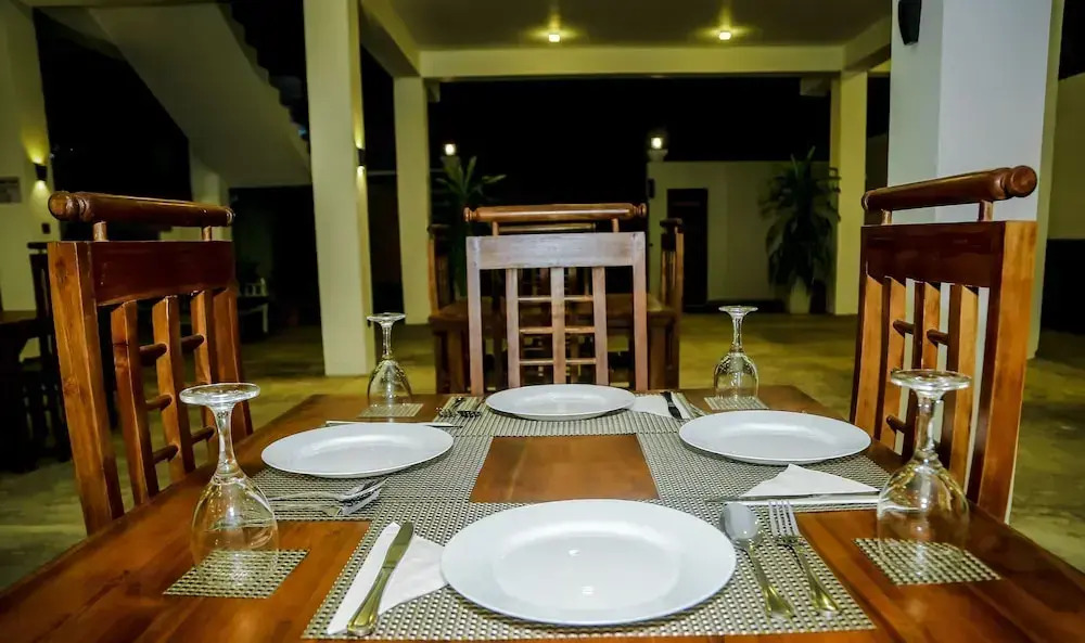 Kings Marine B&B Surf Hotel