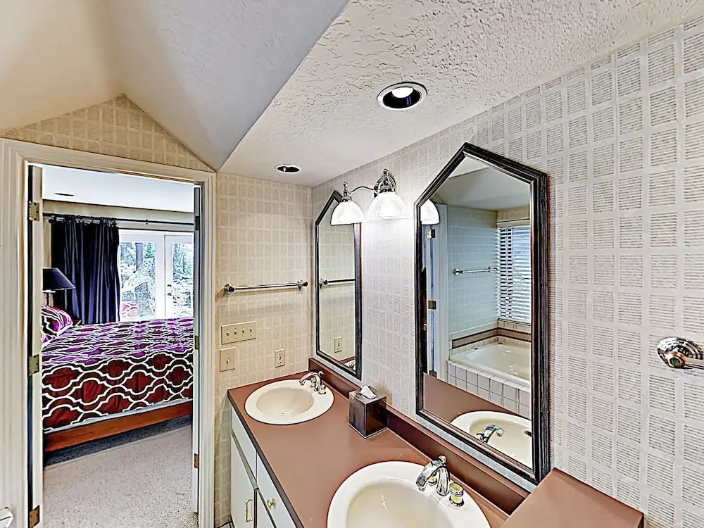 New Listing! Heavenly W/ Private Hot Tub 3 Bedroom Home
