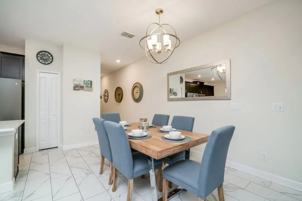 1566plunker 4 Bedroom Townhouse by RedAwning