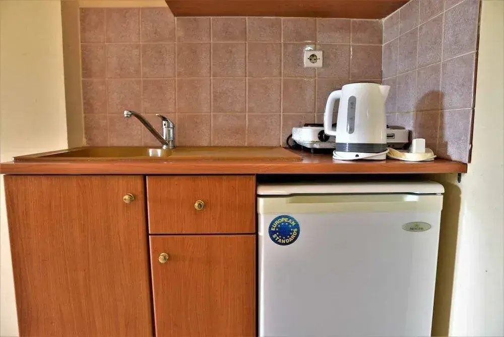 Elpida Hotel