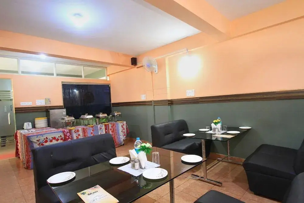 OYO 9653 Ample Premium Suites
