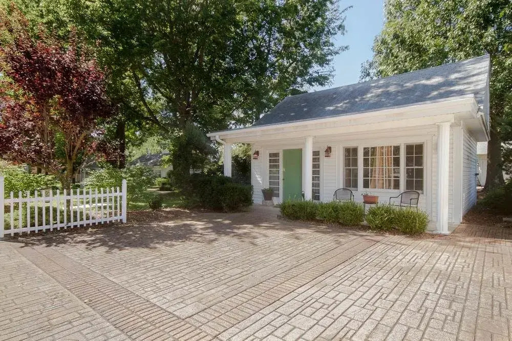 The Dickey House Bed & Breakfast