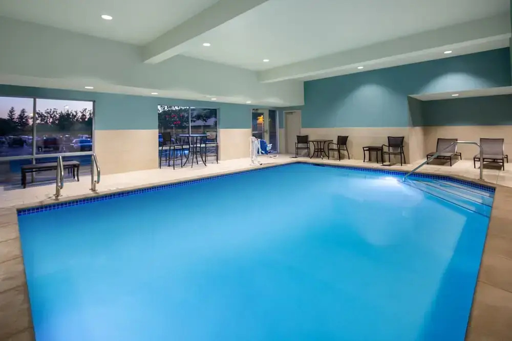 Holiday Inn Express & Suites Chico by IHG