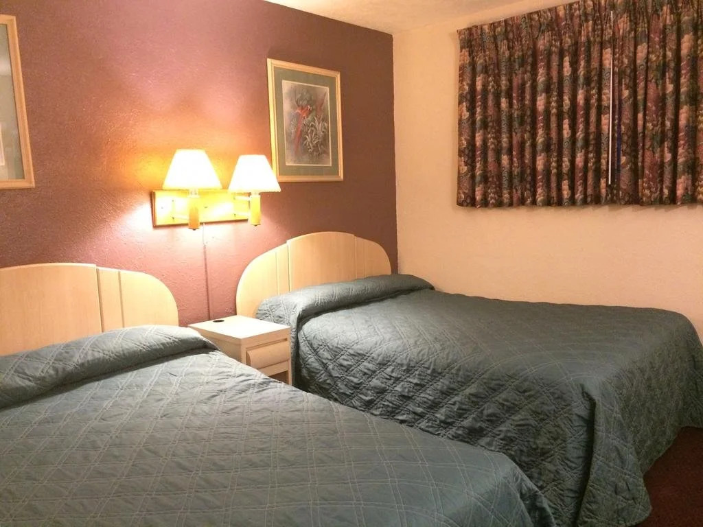 Royal Court Motel