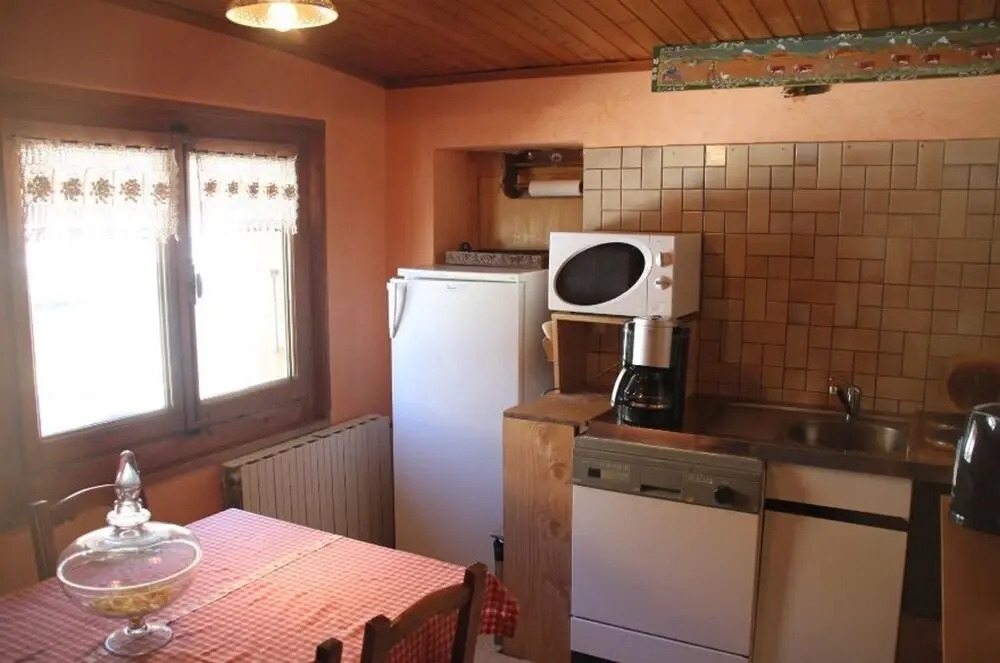 Apartment With 2 Rooms in Montriond, With Wonderful Mountain View, Fur