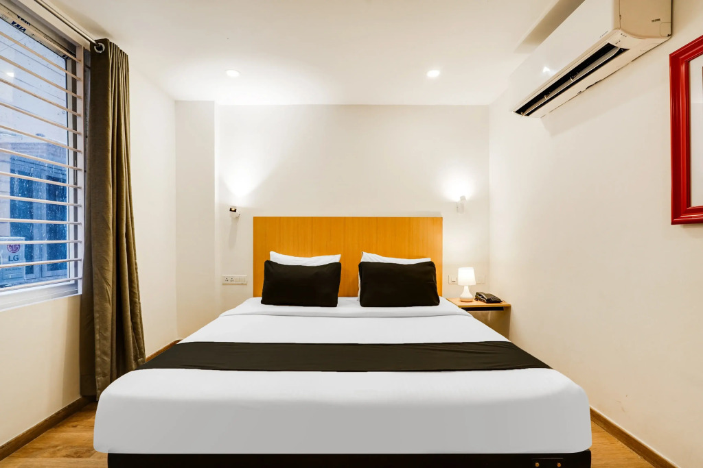 Super Oyo Townhouse Oak Spruce Hotels A2 Indiranagar