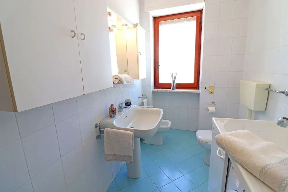 Central Apartment with Wi-Fi, Air Conditioning & Balcony with Sea View; Garage