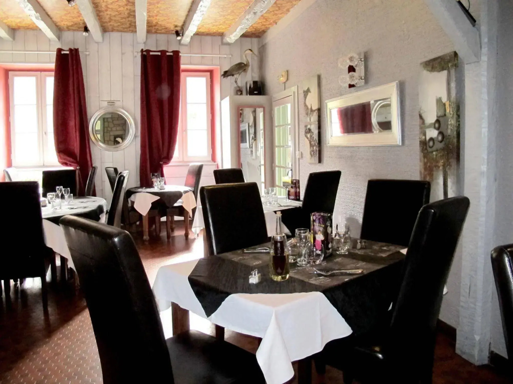 Logis Hôtel Deshors-Foujanet