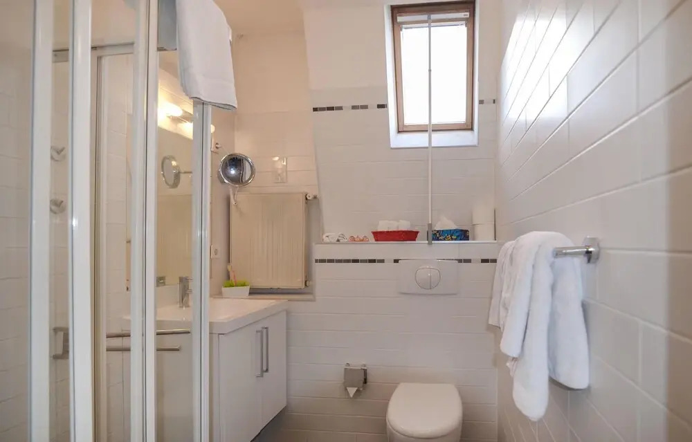 2 Bedroom Lovely Home In Berlin