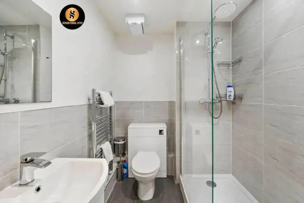 4 Separate Beds, Sleeps 6, Beautiful 2 bed Apt
