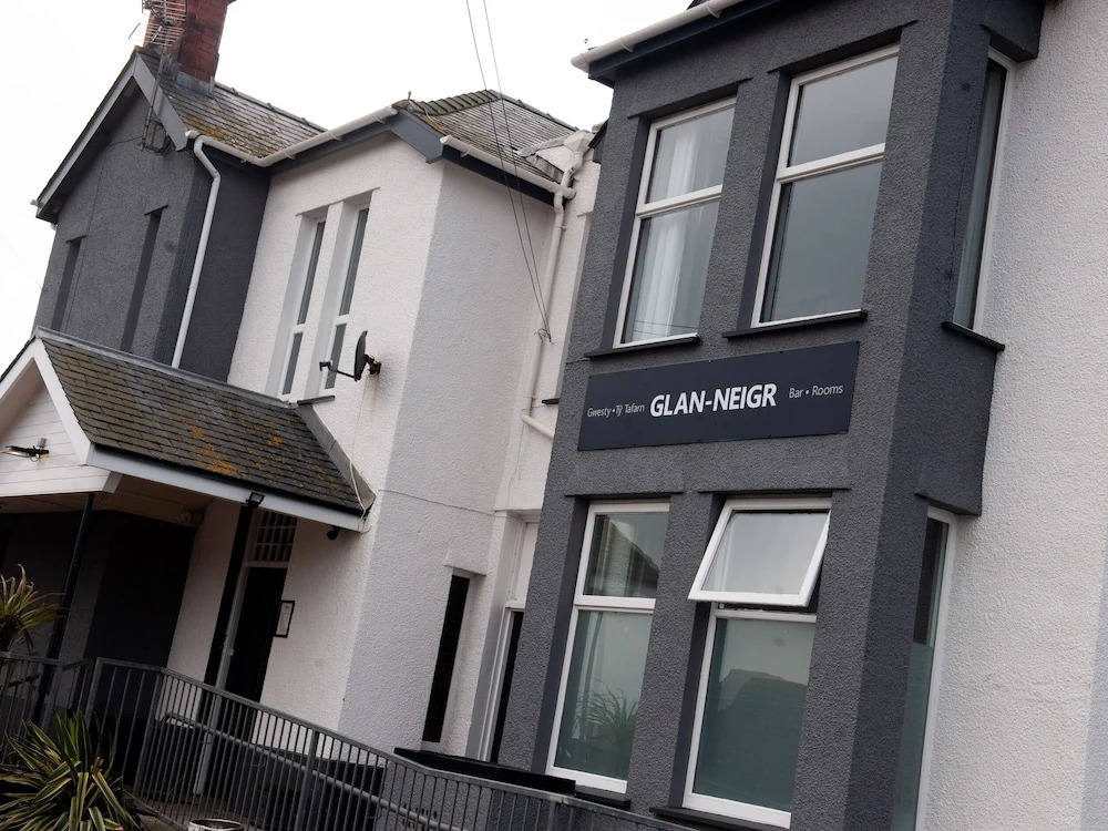 Glan Neigr Apart-Hotel by Guestz
