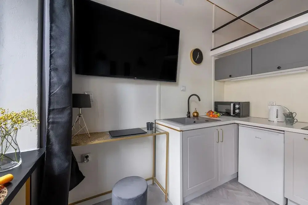 Sienna Modern Studio by Renters