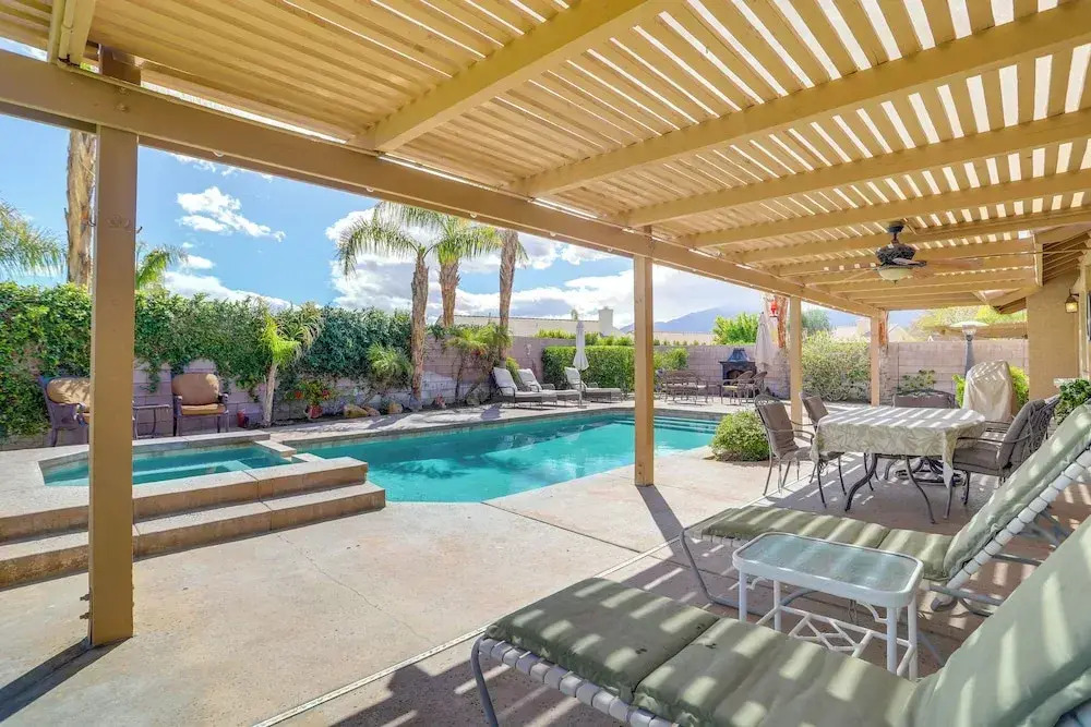 065014: 2 Mi to Big Rock Golf Course: Luxury Home