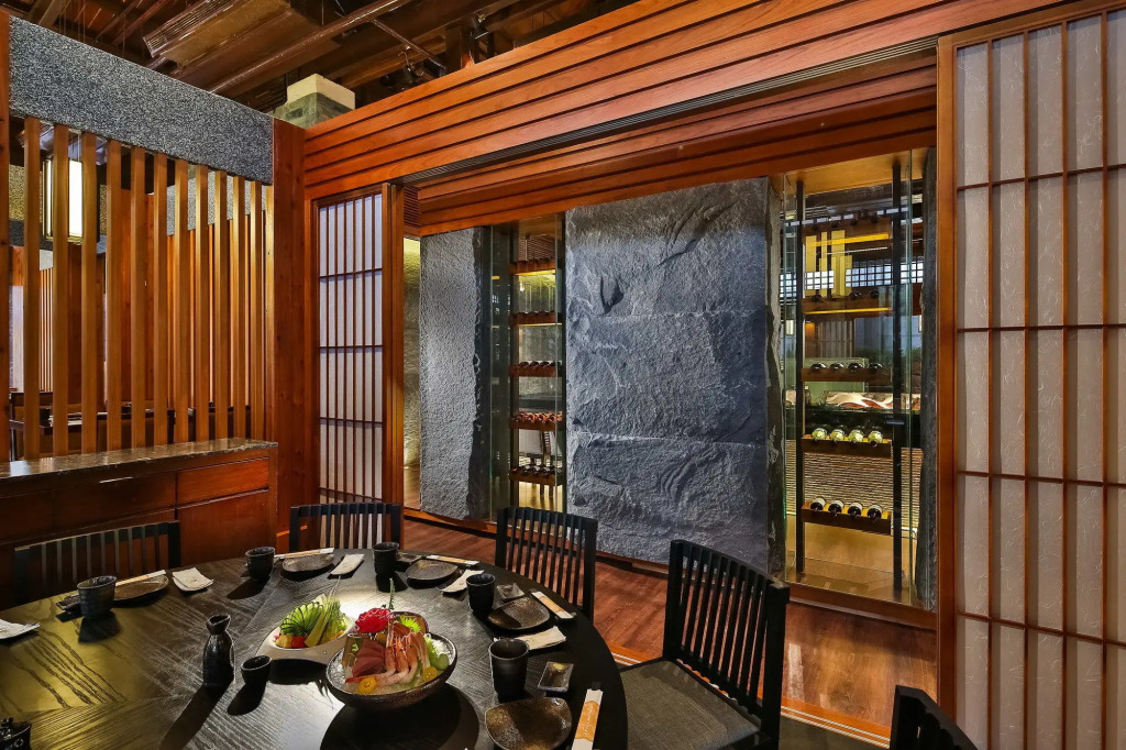 Queena Plaza Hotel
