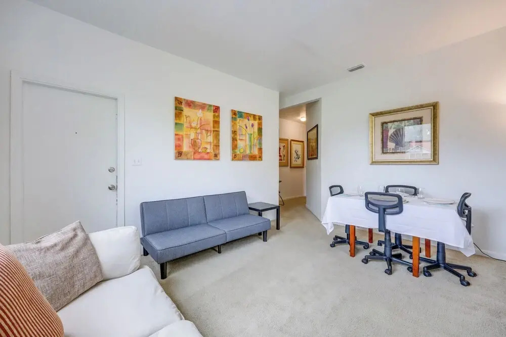Walk to King Street Eats! Condo in Jacksonville