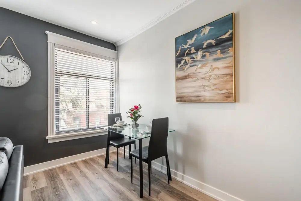 Stunning 1BR Apt - Prime Location -brand New
