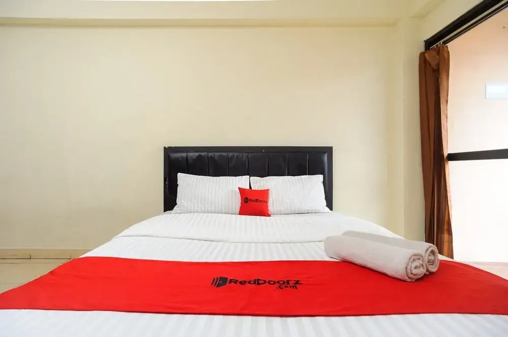 RedDoorz near GOR POPKI