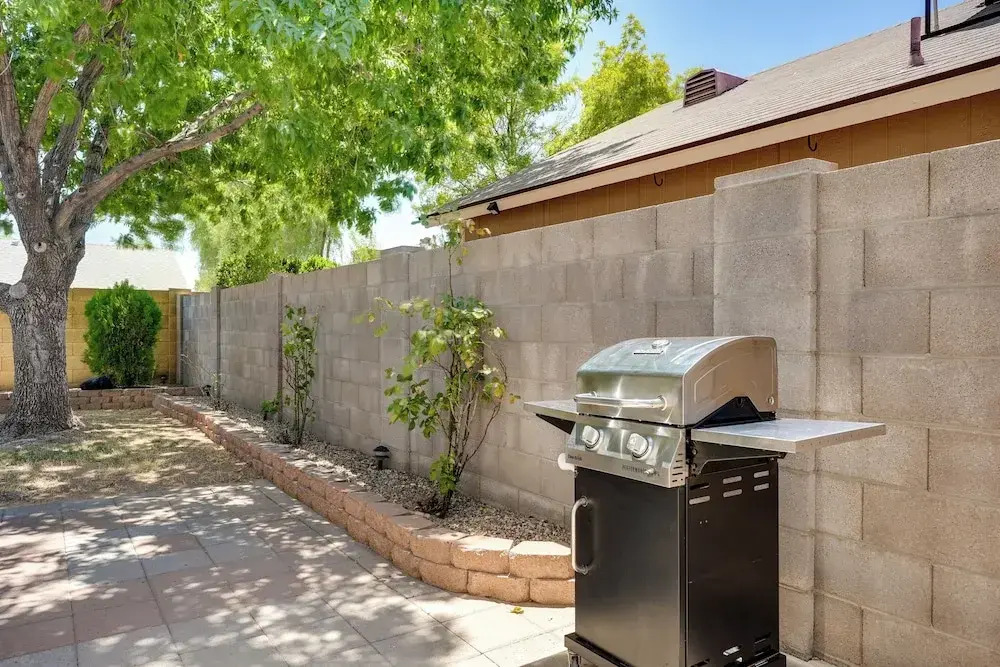 North Phoenix Home! Great Location + Private Patio
