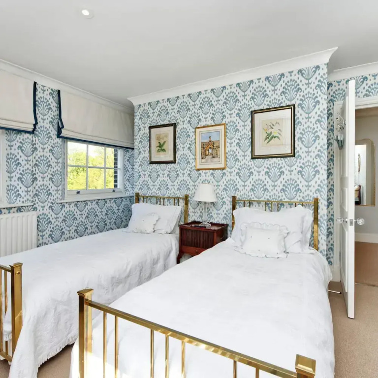 Beautiful and Spacious 2 Bedroom Apartment in South Kensington