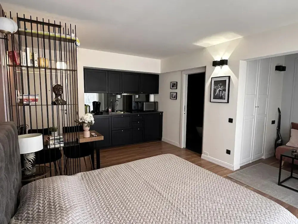 Modern Studio in the Heart of Cannes - 2242