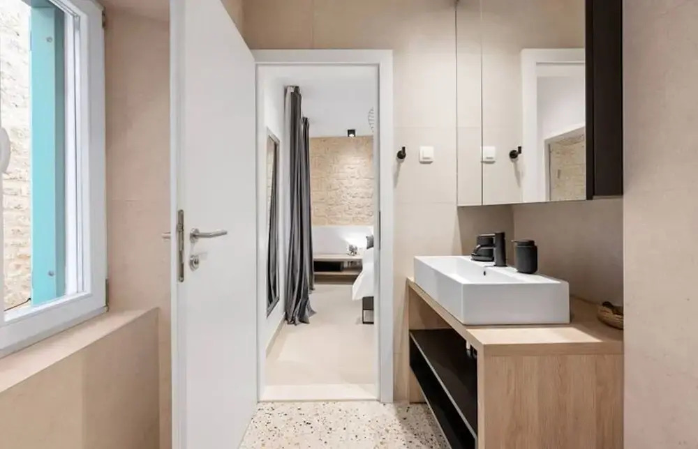 Deluxe City Room For 2 Free Parking