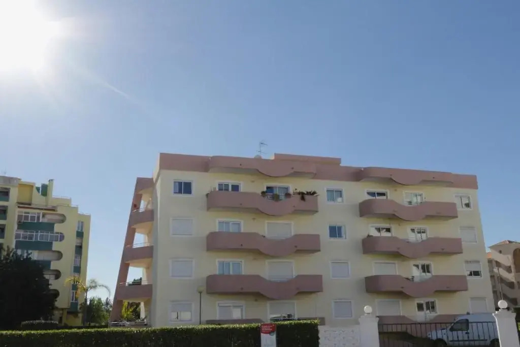 Protea CleverDetails 214, Located in heart of Vilamoura Sleeps 2 adults, 1child