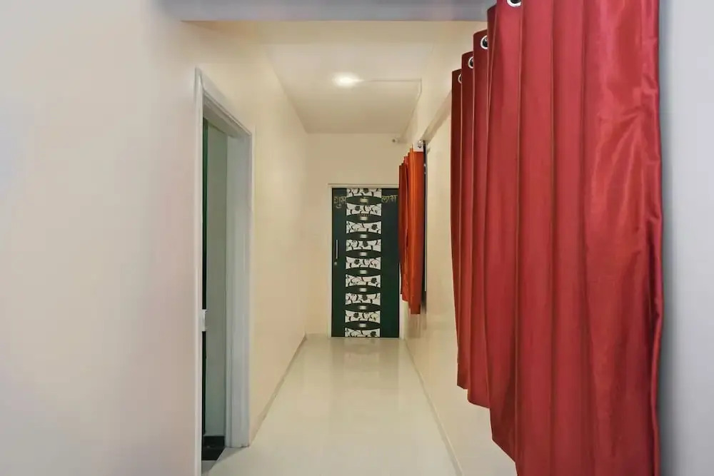 OYO 27667 Sai Inn