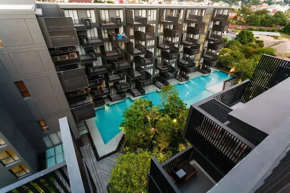 D252 - Patong Sea-view Apartment With 2 Pools Near Beach and Nightlife