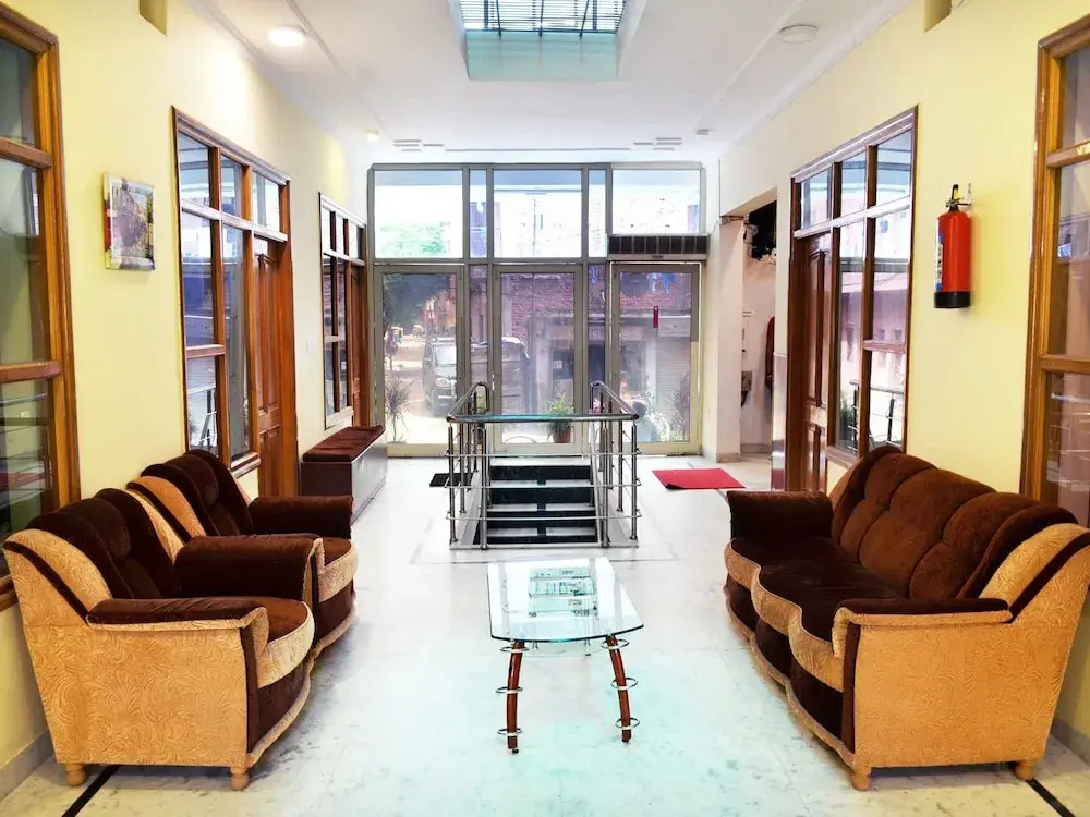 OYO 6463 Hotel Dove