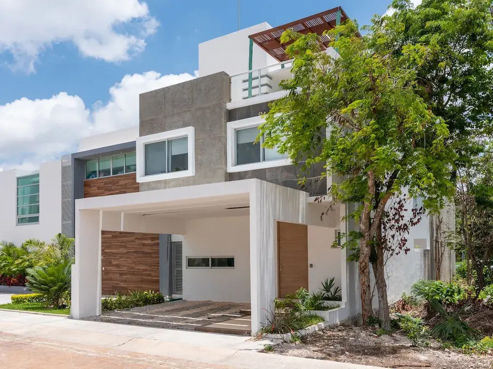 House in Cancun Near to the Airport, in a Family Neighborhood